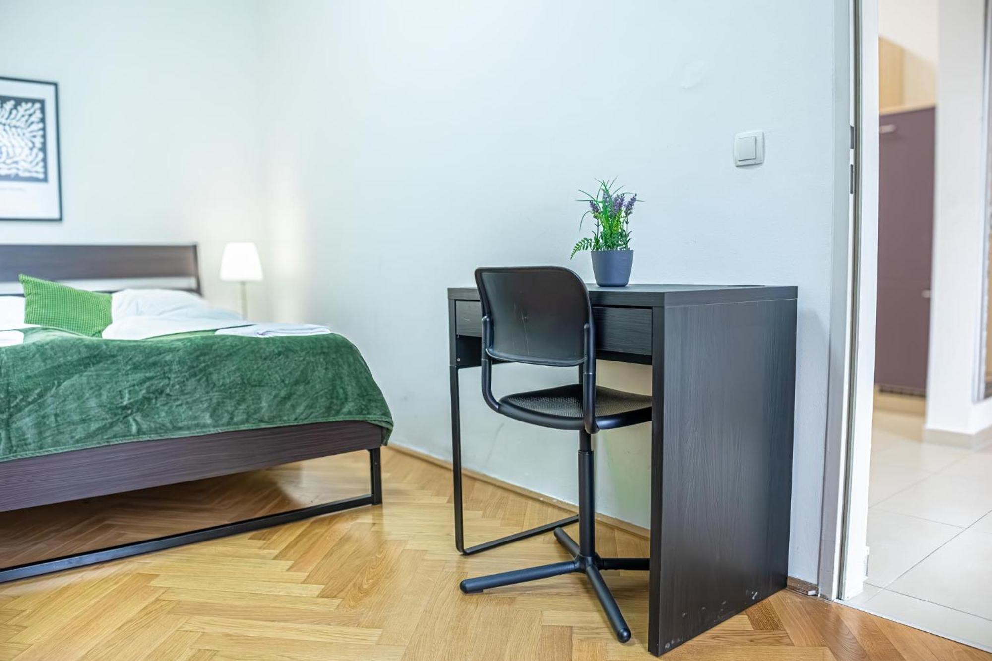 Comfortable 2Br Apt.-Near Wiener Stadthalle エクステリア 写真